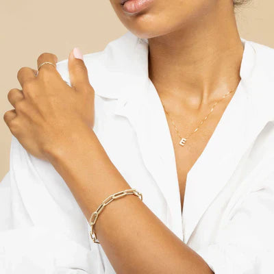 Collar con inicial de carta | Oro