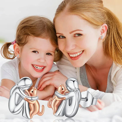 Pendientes de Gato Abrazando en Dos Tonos: Plata y Oro